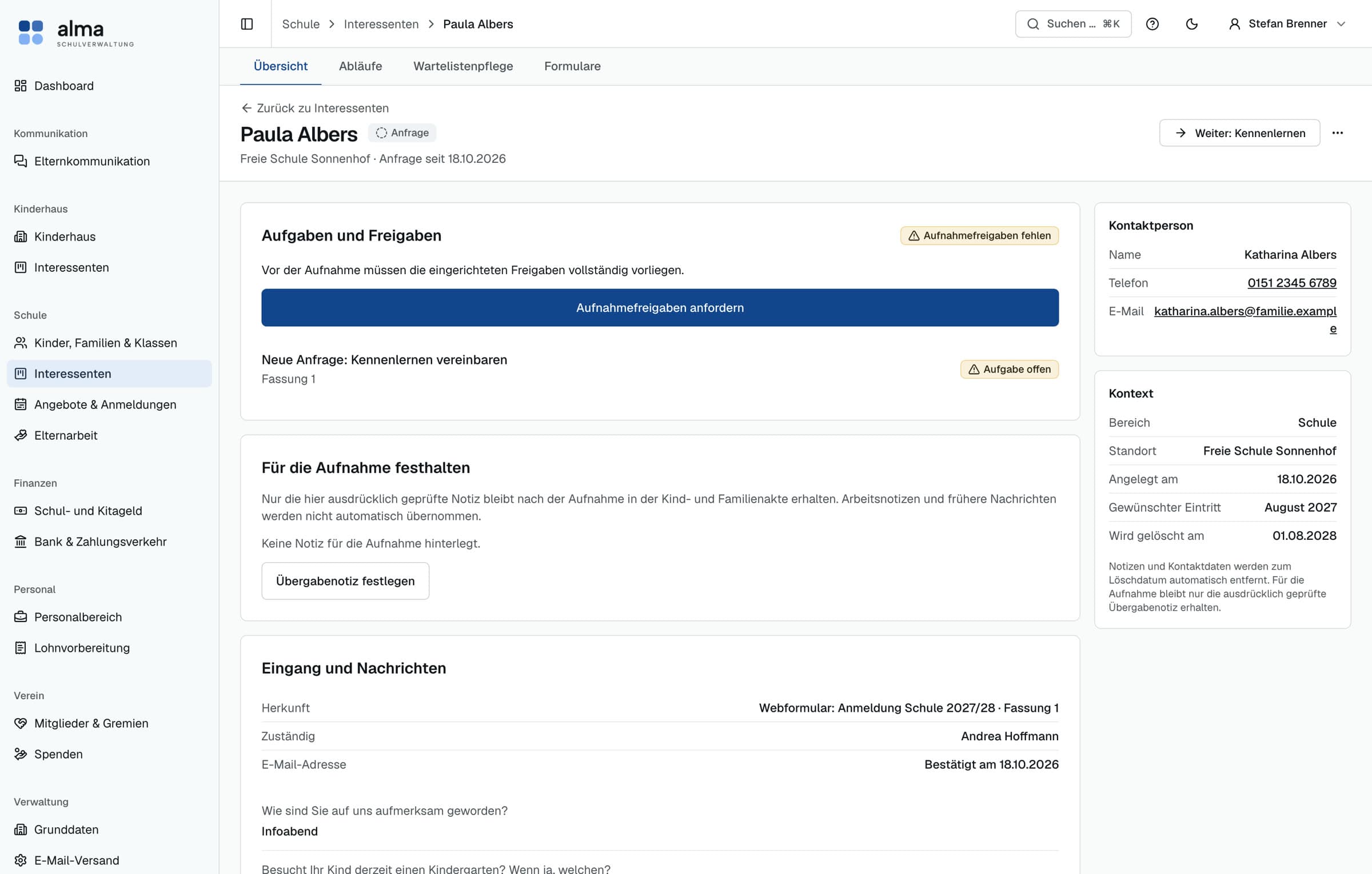 Interessentenakte mit offener Aufgabe, fehlenden Aufnahmefreigaben, Herkunft aus dem Webformular und bestätigter E-Mail-Adresse