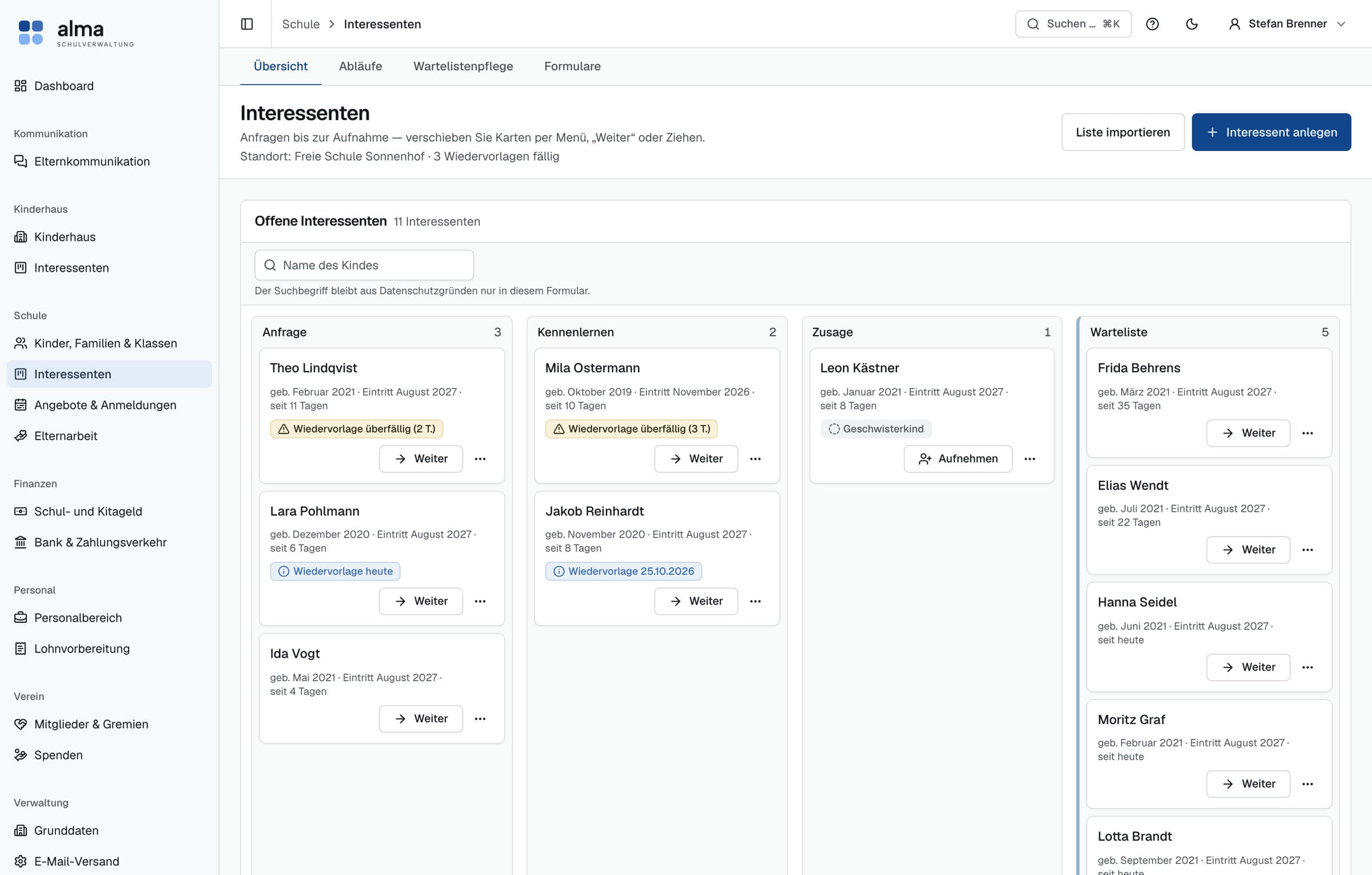 Interessenten nach Stufen Anfrage, Kennenlernen, Zusage und Warteliste, mit der neuen Anfrage aus dem Webformular